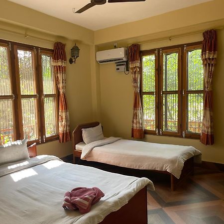Tara Guesthouse - Sauraha,Chitwan Buitenkant foto
