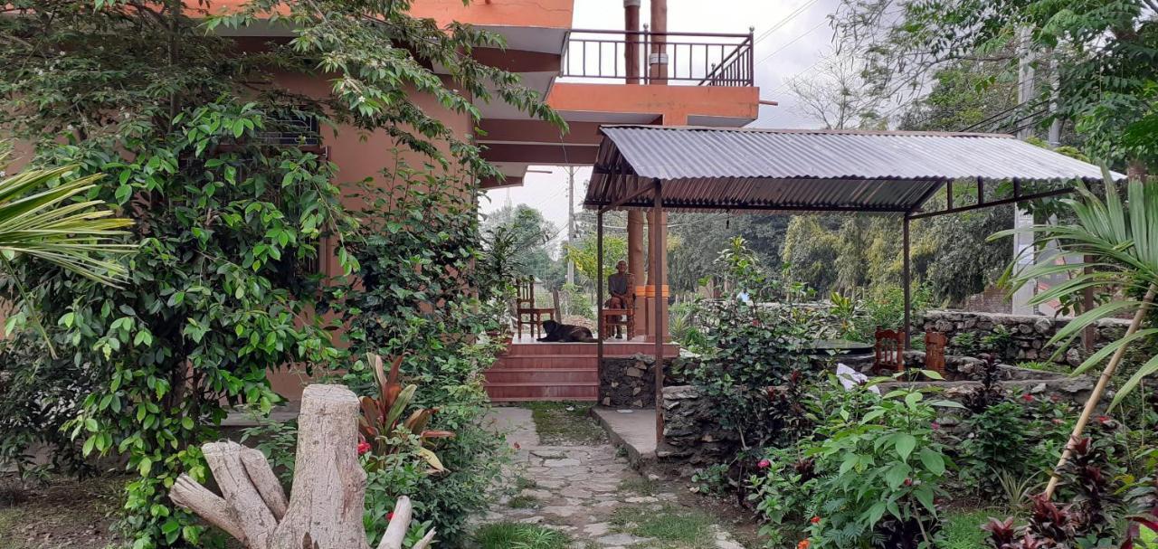 Tara Guesthouse - Sauraha,Chitwan Buitenkant foto
