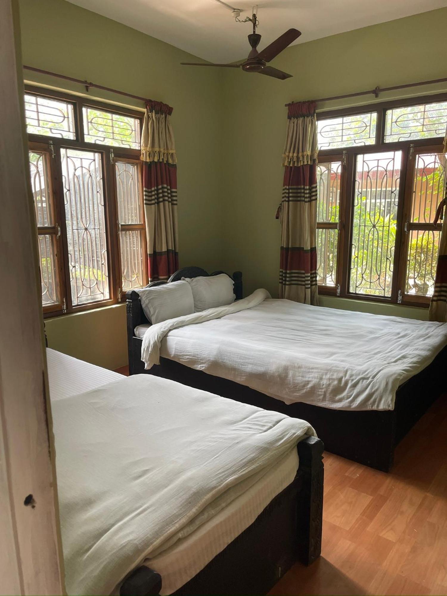 Tara Guesthouse - Sauraha,Chitwan Buitenkant foto
