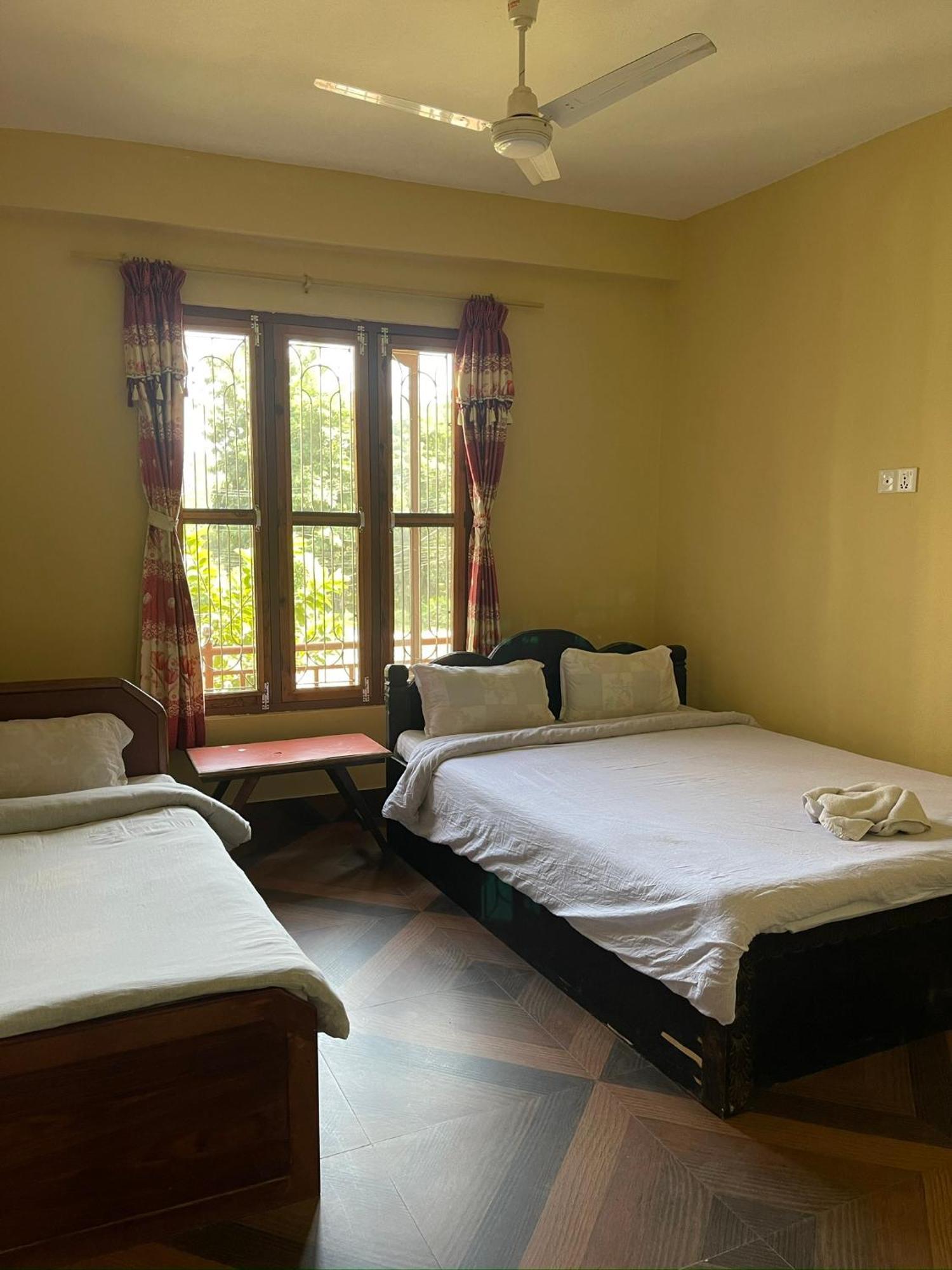 Tara Guesthouse - Sauraha,Chitwan Buitenkant foto